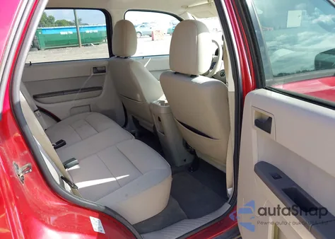 2011 Ford Escape Xlt z USA, uszkodzony, nr VIN 1FMCU9D73BKB61037